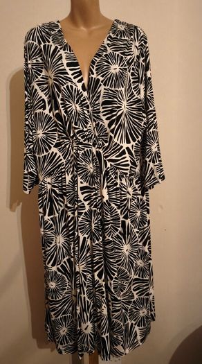BNWT : Wasabi Concept Dress. Size 26