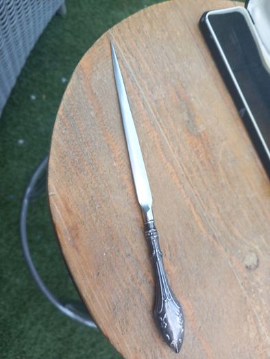 Silver handle letter opener, with original box. D18 Post 8e