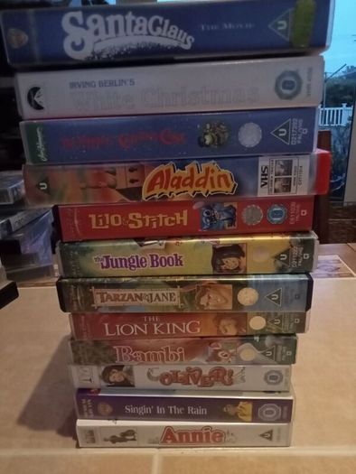 VCR collectors 90s 1000 nostalgia enthus