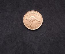 Crisp 1948 Australian One Penny - Leaping Kangaroo, Bronze Coin