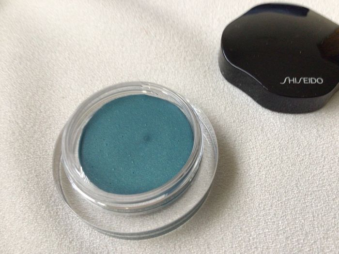 Brand New Shiseido Shimmering Cream Eye Color