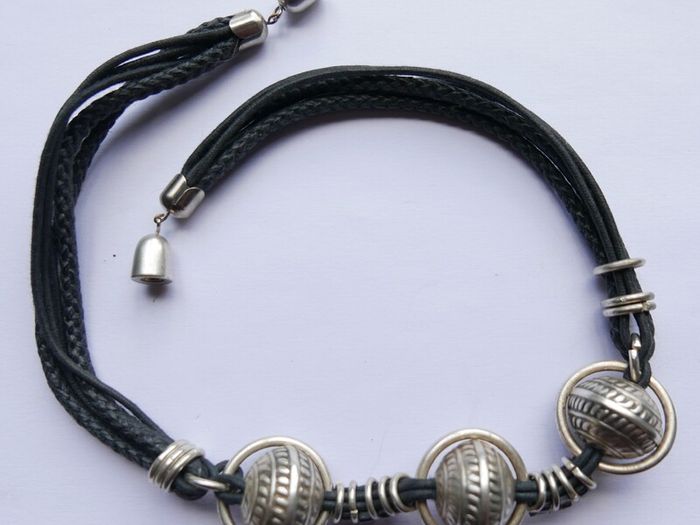 Vintage Leather  Bead Necklace length 17,5"