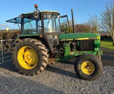 John Deere 2850