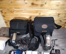 canon ixus 240 hs and 2 samsung cam corders all for parts