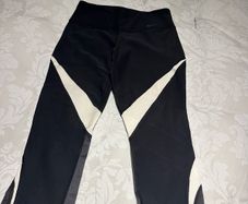 Nike Women's Dri-Fit Capri Leggings in Black/ Grey/ White - size small