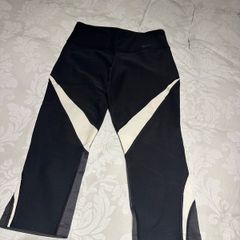 Nike Women's Dri-Fit Capri Leggings in Black/ Grey/ White - size small