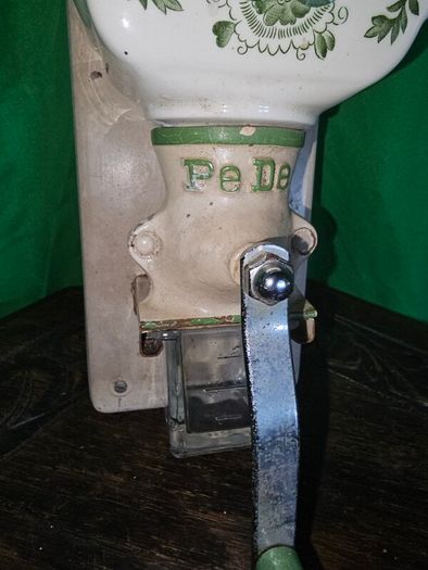 PeDe Dutch Coffee Grinder wall mounted