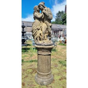 Romeo and Juliet Statue with Pedestal EG022