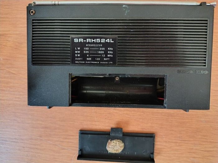 Vintage Portable Transistor Radio for repair or parts