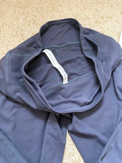 Lululemon leggings / navy / pockets / reflective/ new
