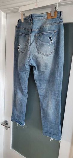 BERSHKA Boyfriend Ripped Jeans Sz 40 (Fit 14-16UK)