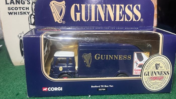 Guinness Corgi   Bedford TK Box  Van