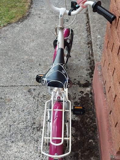 Girls Bike (Kate), 20 Wheels, in Excellent condition