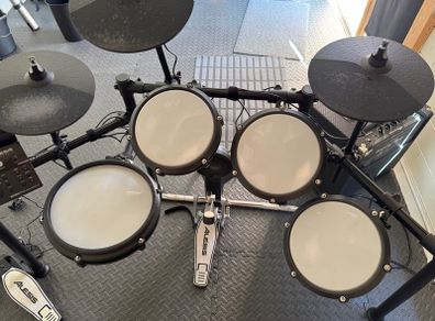 Alesis Nitro Max Kit