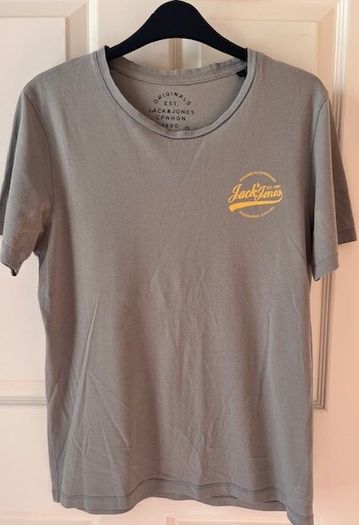 Jack & Jones T-shirt Size Small (small Adult)  In Excellent Condition. Colour Muted Beige
