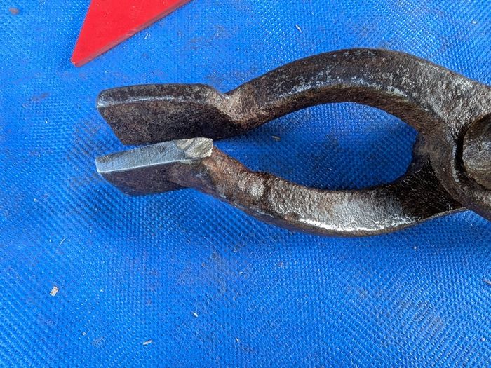 Blacksmiths Flat Tongs