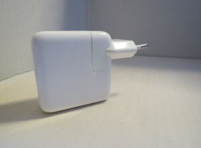 Apple 30 Watts USB-C Power Adapter