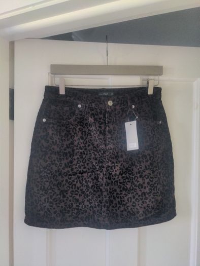 Ladies skirt