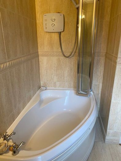 Bathroom suite