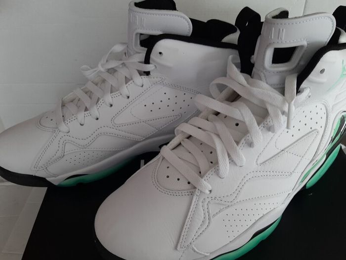 New nike mens air Jordan in box