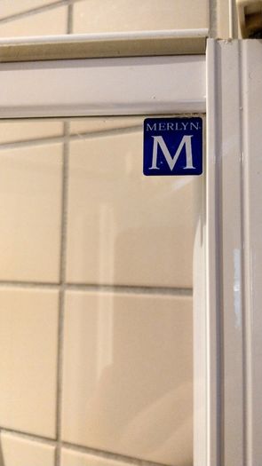 Merlyn 800mm wide Shower Door - Excellent Condition