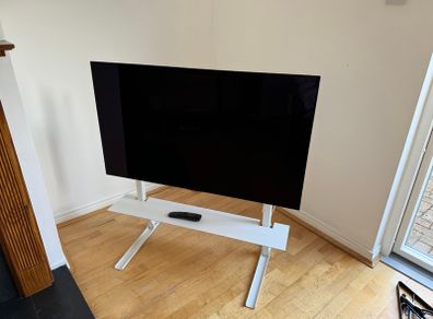 Pedestal Bendy Tall TV Stand