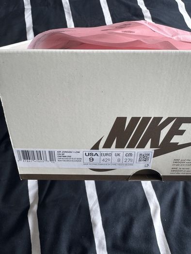Jordan 1 Low Travis Scott's
