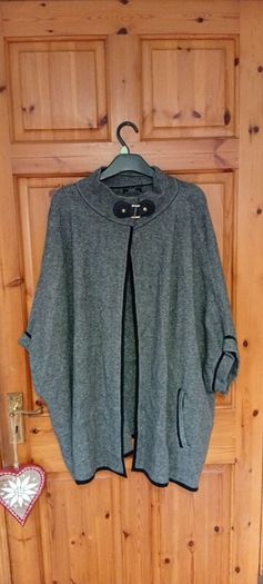 Grey and black Parfois cape one size