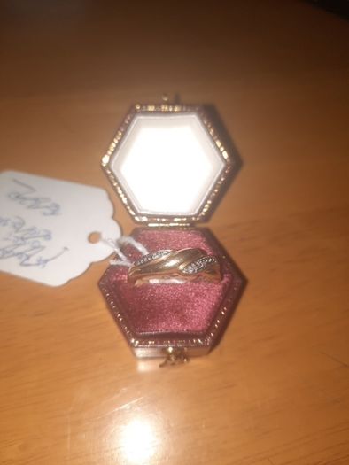 9 Carat Gold Diamond Vintage Ring