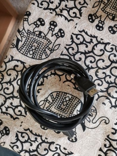 HDMI Male to HDMI male Length: 5ft (151cm)