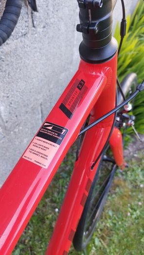 Fuji Sportif Road Bike - Size 58cm/XLarge - 16 speed Shimano Sora - Excellent condition - Cyclists Height 5ft 6" to 5ft 11"