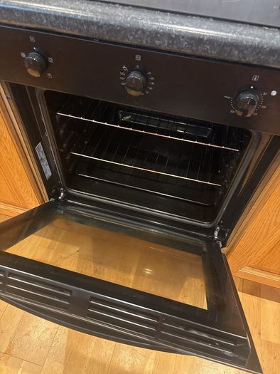 Oven & Hob - 8 Months Old