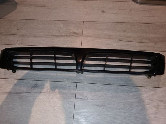 Toyota Carina E front grill