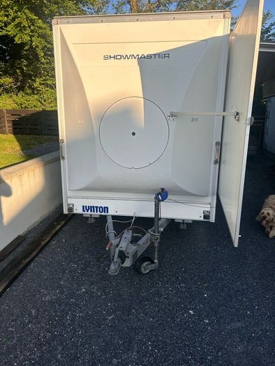 Exhibition shop trailer