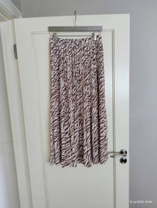 Pleated maxi skirt.