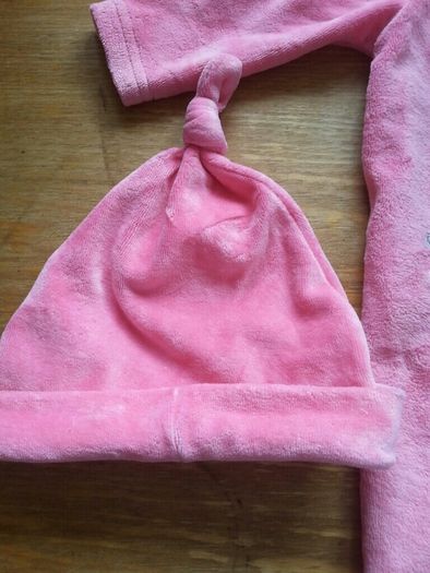 Pyjamas with hat