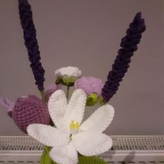 crochet flowers 30 euro vase not inclued