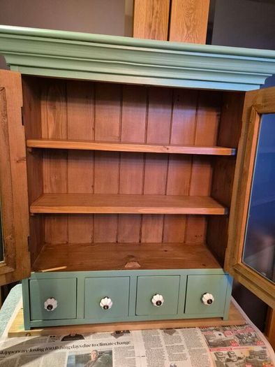 Wall or counter top cabinet