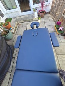 massage table