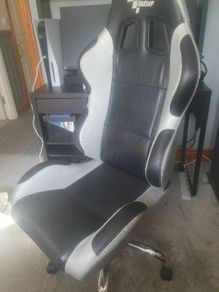 Black & Grey Bucket Gaming Seat.