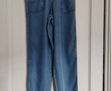 Jogger style lightweight jeans