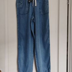 Jogger style lightweight jeans