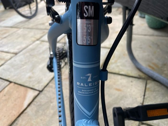 Raleigh Detour 1 Step-Thru Hybrid Bike Practically Brand New (Only 30km!)