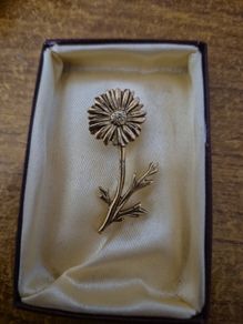 Vintage Flower Pin Brooch