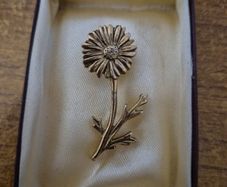 Vintage Flower Pin Brooch