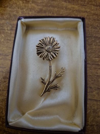 Vintage Flower Pin Brooch