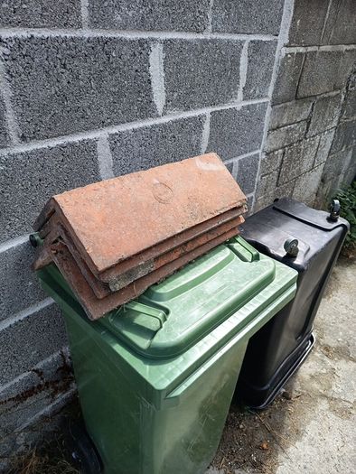 4 Ridge Tiles 10 euro Each