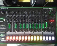 Roland TR-8 Rhythm Performer - Drum Machine