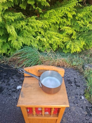 12cm copper pot postage possible
