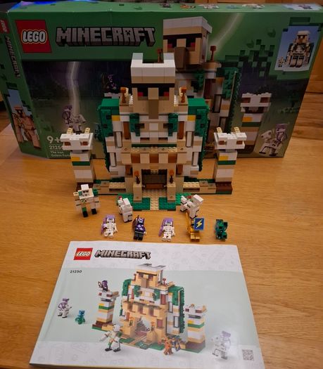 Lego 21250 Minecraft Iron Golem Fortress